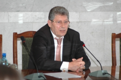 Ghimpu sugereaza demisia lui Filat si Plahotniuc: Ori fac pace, ori pleaca. AIE nu o sa moara fara ei Ghimpu sugereaza demisia lui Filat si Plahotniuc: Ori fac pace, ori pleaca. AIE nu o sa moara fara ei