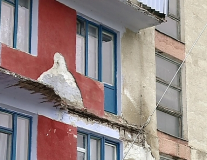 Trei elevi din Orhei, spitalizati dupa ce balconul caminului s-a surpat sub ei. Cum explica profesorii Trei elevi din Orhei, spitalizati dupa ce balconul caminului s-a surpat sub ei. Cum explica profesorii