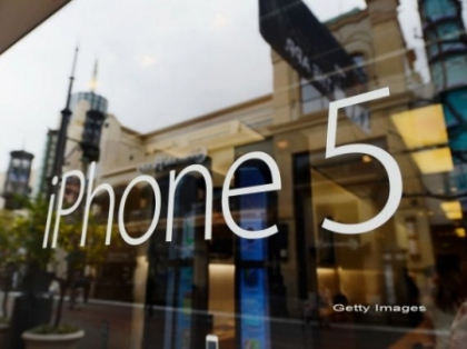 Apple, la un pas de a pierde titlul de cea mai valoroasa companie din lume. Actiunile au scazut cu 10% Apple, la un pas de a pierde titlul de cea mai valoroasa companie din lume. Actiunile au scazut cu 10%