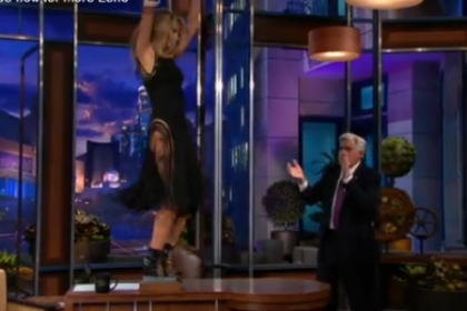 Heidi Klum a dansat pe masa la o emisiune, intr-o rochie transparenta - VIDEO
Heidi Klum a dansat pe masa la o emisiune, intr-o rochie transparenta - VIDEO