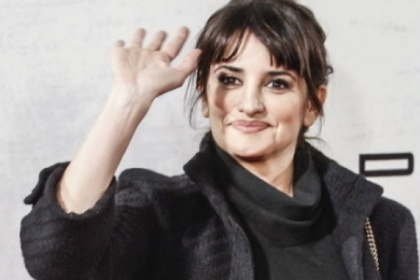 Aparitie bizara la premiera unui film. De ce a venit Penelope Cruz cu patru ace in cartilajul urechii stangi
