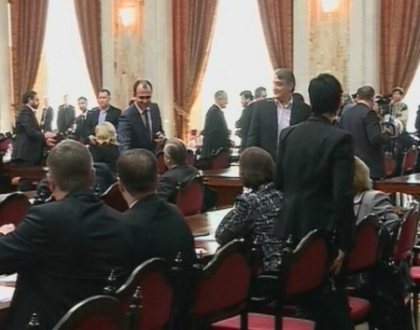 Lucinschi, despre conflictul din AIE: Se gandesc cum sa iasa mai bine la alegeri, si nu la oameni Lucinschi, despre conflictul din AIE: Se gandesc cum sa iasa mai bine la alegeri, si nu la oameni