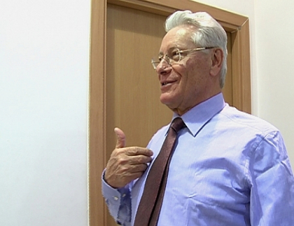 Departe de tara, dar cu un optimism de invidiat. Cum isi sarbatoreste ziua de nastere Petru Lucinschi