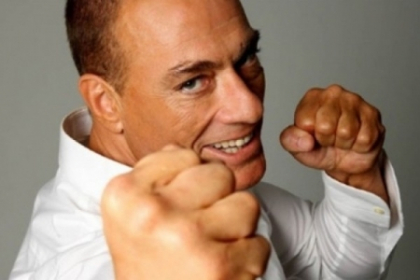 Beat de nu se mai tinea pe picioare! Cum a chefuit Jean Claude Van Damme la Bucuresti - VIDEO
Beat de nu se mai tinea pe picioare! Cum a chefuit Jean Claude Van Damme la Bucuresti - VIDEO
