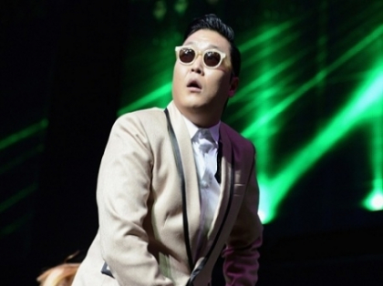 Vei ramane mut de uimire! Ce-a facut un fan inrait din piesa Gangnam style - VIDEO