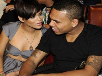 S-au impacat dupa ce a torturat-o! Anuntul oficial al Rihannei despre reconcilierea cu Chris Brown S-au impacat dupa ce a torturat-o! Anuntul oficial al Rihannei despre reconcilierea cu Chris Brown