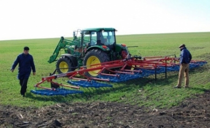 Fermierii, nemultumiti: Statul discrimineaza producatorii mici si le ofera putine subventii 