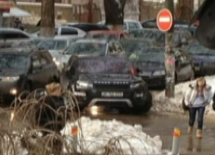 "KTO 777" scapa nepedepsit? Politistii inca nu l-au amendat pe sofer! Cum se justifica acestia "KTO 777" scapa nepedepsit? Politistii inca nu l-au amendat pe sofer! Cum se justifica acestia