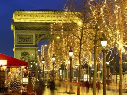 "Orasul luminilor stinse". Magazinele si cladirile din Paris, obligate sa stinga luminile noaptea "Orasul luminilor stinse". Magazinele si cladirile din Paris, obligate sa stinga luminile noaptea
