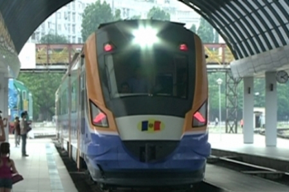 Trenul european s-a stricat din nou! A ajuns la destinatie tras de o locomotiva