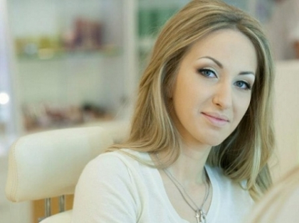 Prezentare fitoasa de moda! Model - fiica unuia dintre cei mai bogati deputati - VIDEO Prezentare fitoasa de moda! Model - fiica unuia dintre cei mai bogati deputati - VIDEO