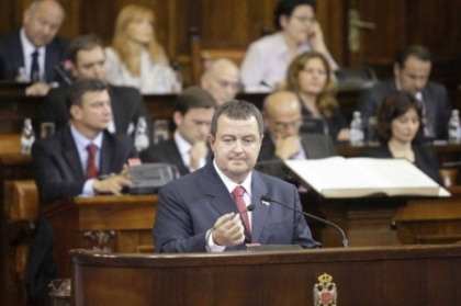 Criza la Belgrad: premierul sarb, acuzat de legaturi cu baronul drogurilor din Balcani
