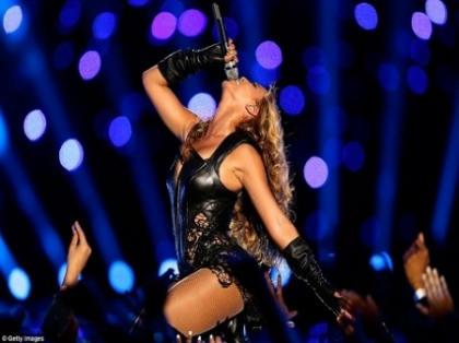 Gladiatoarea Beyonce! Ce detalii au vazut fanii din primele randuri la Super Bowl - FOTO Gladiatoarea Beyonce! Ce detalii au vazut fanii din primele randuri la Super Bowl - FOTO