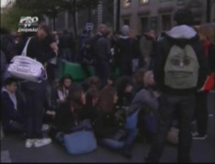 O singura zi de proteste in Franta costa trei sute de milioane de euro O singura zi de proteste in Franta costa trei sute de milioane de euro