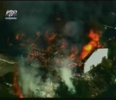 Au sarit de la etajul doi pentru a se salva de incendiu
