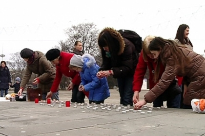 Fetita din Leova, decedata dupa ce a fost batuta tatal sau, comemorata la Chisinau. Mesajul participantilor Fetita din Leova, decedata dupa ce a fost batuta tatal sau, comemorata la Chisinau. Mesajul participantilor