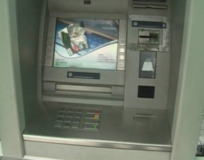 BEM scoate bancomatele? Un bancomat al Bancii de Economii, scos din centrul capitalei! Cetatenii, ingrijorati BEM scoate bancomatele? Un bancomat al Bancii de Economii, scos din centrul capitalei! Cetatenii, ingrijorati