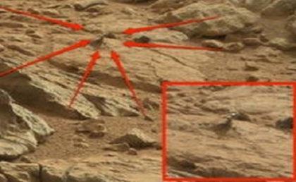 Structura bizara pe Marte. Roverul Curiosity a descoperit un obiect misterios din metal Structura bizara pe Marte. Roverul Curiosity a descoperit un obiect misterios din metal