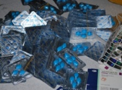 Si-a comandat VIAGRA prin intermediul Postei Rapide. Inca o mie de pastile, depistate de vamesi  