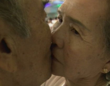 9 cupluri de thailandezi, printre care si unul de gay, incearca sa doaboare recordul! Ce trebuie sa faca 9 cupluri de thailandezi, printre care si unul de gay, incearca sa doaboare recordul! Ce trebuie sa faca