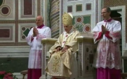 Surse: Papa Benedict al XVI-lea se simtea singur si avea incredere in putini din cei de la Vatican Surse: Papa Benedict al XVI-lea se simtea singur si avea incredere in putini din cei de la Vatican