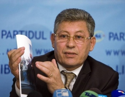 VIDEO. Mihai Ghimpu: PL ramane in AIE, dar considera ca Filat si Plahotniuc trebuie sa plece din politica