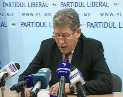 Ghimpu cere plecarea Vladutilor: Sa plece din politica daca nu se pot intelege Ghimpu cere plecarea Vladutilor: Sa plece din politica daca nu se pot intelege