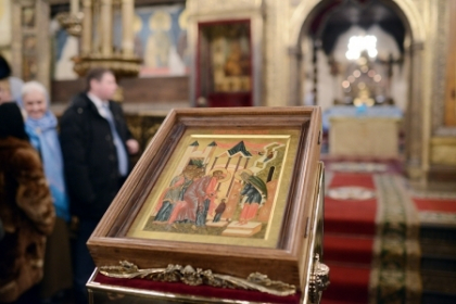 Un moldovean BEAT a distrus cu o caramida iconostasul unei biserici din Moscova