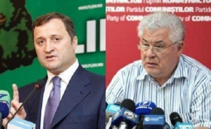 Filat si Voronin depun impreuna flori la monumentul victimelor razboiului din Afganistan Filat si Voronin depun impreuna flori la monumentul victimelor razboiului din Afganistan