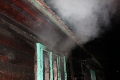 O tigara i-a adus sfarsitul. Un barbat din Edinet a ars de viu in propria casa. Alti trei copii s-au intoxicat O tigara i-a adus sfarsitul. Un barbat din Edinet a ars de viu in propria casa. Alti trei copii s-au intoxicat