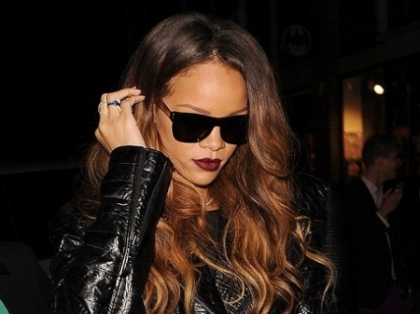 Rihanna, atacata si ranita pana la sange de un fan, la iesirea dintr-un club - FOTO Rihanna, atacata si ranita pana la sange de un fan, la iesirea dintr-un club - FOTO