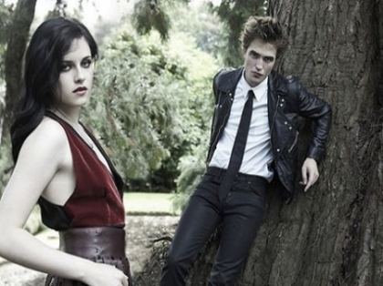 Robert Pattinson se razbuna! Vezi cu cine s-a cuplat artistul pentru a o face geloasa pe Kristen Stewart Robert Pattinson se razbuna! Vezi cu cine s-a cuplat artistul pentru a o face geloasa pe Kristen Stewart