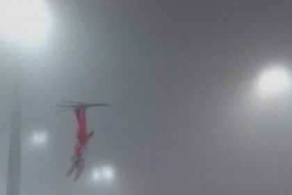 Sarituri fantastice si procedee periculoase la competitia de schi freestyle la Soci Sarituri fantastice si procedee periculoase la competitia de schi freestyle la Soci