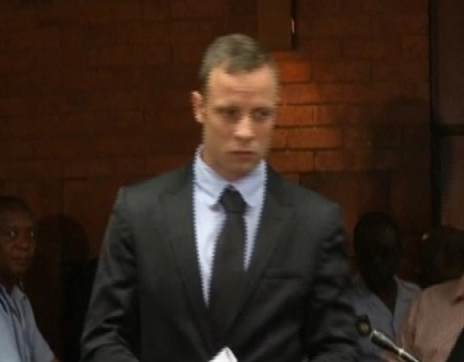 "Pistorius este un criminal dopat". E acuzat de omor cu premeditare. Ce au gasit politistii in casa atletului "Pistorius este un criminal dopat". E acuzat de omor cu premeditare. Ce au gasit politistii in casa atletului