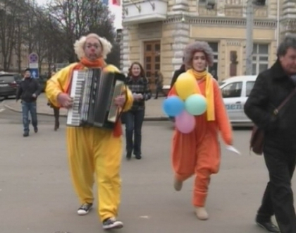 Moldovenii nu mai tin minte cand ultima data au fost la teatru. Cum vor sa-i convinga actorii