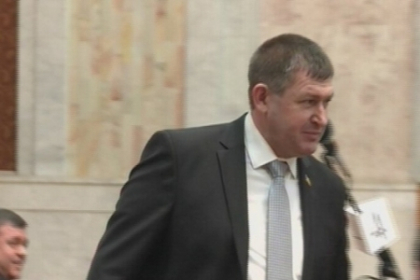 Butmalai catre deputati: Jos la bufet sunt muraturi si lapte acru. Ce replica i-a dat Lupu