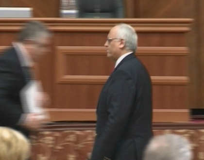 Fluieraturi in Parlament! Judecatorul Tudor Pantaru, huiduit de comunisti. Ce i-a nemultumit