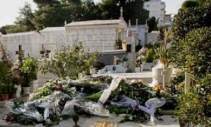 Grecii nu mai au bani de nunti si inmormantari. Ce fac pentru a evita cheltuielile pentru funeralii
Grecii nu mai au bani de nunti si inmormantari. Ce fac pentru a evita cheltuielile pentru funeralii