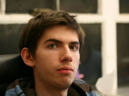 A debutat in afaceri la 11 ani. A renuntat la studii pentru marea lui pasiune si a ajuns milionar 