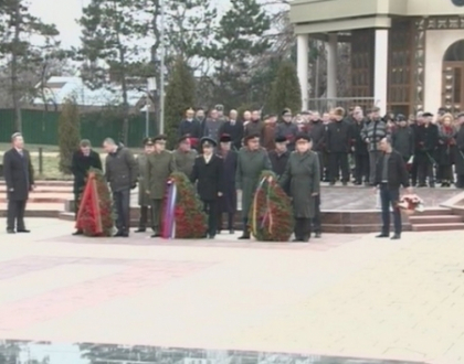 Pe an ce trece tot mai putini. Veterani si ambasadori au depus flori in memoria soldatilor sovietici