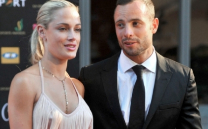 Daily Mail:Politistii au confirmat pentru familia victimei ca Pistorius a batut-o cu bata de cricket Daily Mail:Politistii au confirmat pentru familia victimei ca Pistorius a batut-o cu bata de cricket