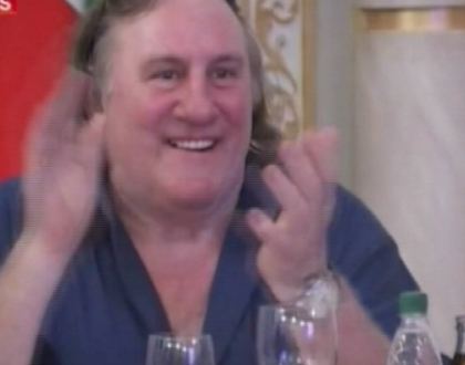 Gerard Depardieu isi face prieteni si in Cecenia! Uite cum a dansat lesghinka alaturi de presedinte
