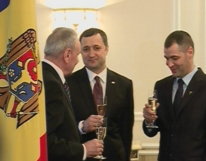 Timofti a semnat decretul de numire a lui Octavian Ticu in functia de ministru al Tineretului Timofti a semnat decretul de numire a lui Octavian Ticu in functia de ministru al Tineretului