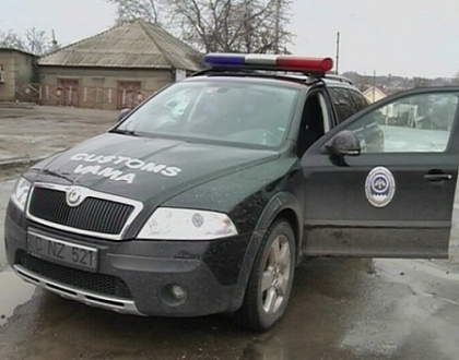 Masinile cu numere straine, trase pe dreapta! Ce au vrut sa verifice Politia Rutiera si Serviciul Vamal Masinile cu numere straine, trase pe dreapta! Ce au vrut sa verifice Politia Rutiera si Serviciul Vamal