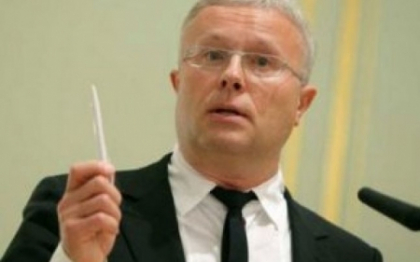 Un miliardar rus si-a propus feciorul de un an intr-o functie de conducere la cea mai mare companie avia din Rusia Un miliardar rus si-a propus feciorul de un an intr-o functie de conducere la cea mai mare companie avia din Rusia
