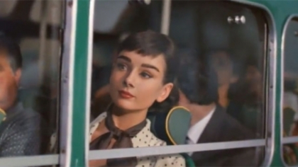 Audrey Hepburn revine pe ecrane! Legendara actrita, "reinviata" pentru un spot publicitar - VIDEO
Audrey Hepburn revine pe ecrane! Legendara actrita, "reinviata" pentru un spot publicitar - VIDEO