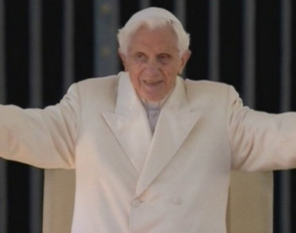 Papa Benedict al XVI-lea si-a luat astazi ramas bun de la credinciosi