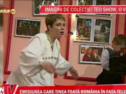 A ras cu lacrimi! Imagini de colectie din cariera lui Teo Trandafir - VIDEO
A ras cu lacrimi! Imagini de colectie din cariera lui Teo Trandafir - VIDEO