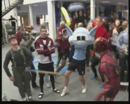 Harlem Shake face legea si in fotbal. Manchester City a dat tonul Harlem Shake face legea si in fotbal. Manchester City a dat tonul