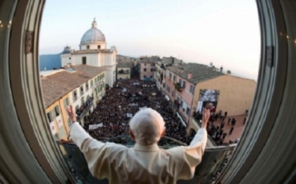 Benedict al XVI-lea, linistit si destins in prima zi dupa renuntarea la pontificat Benedict al XVI-lea, linistit si destins in prima zi dupa renuntarea la pontificat